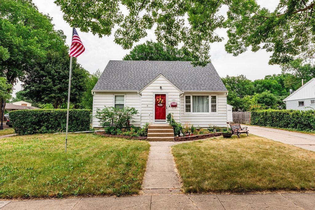 1707 2nd Street N primary photo