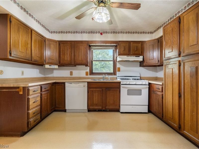4249 Tapper Road, Norton, OH 44203 Photo 10