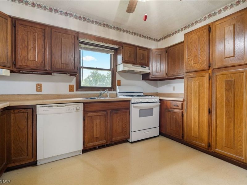 4249 Tapper Road, Norton, OH 44203 Photo 13
