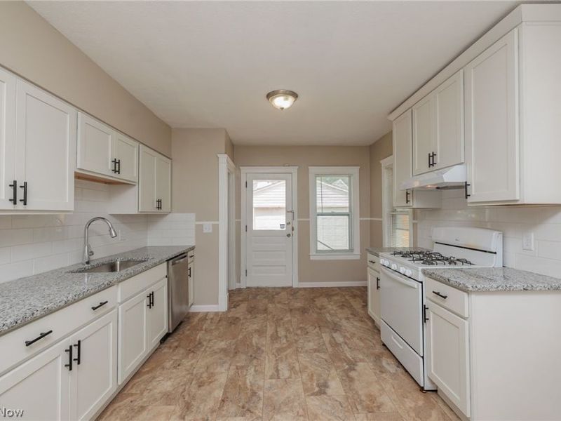 3720 Biddulph Avenue, Cleveland, OH 44109 Photo 13