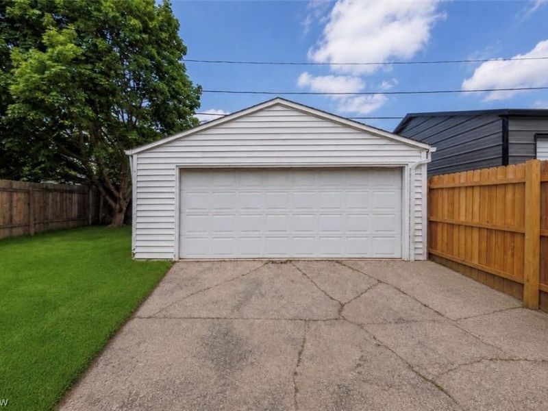 3720 Biddulph Avenue, Cleveland, OH 44109 Photo 2