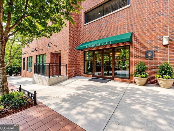 115 W Peachtree Place NW, Unit 605, Atlanta, GA 30313