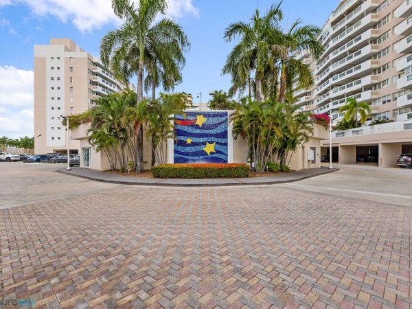 37 CALLE DIAZ WAY, Unit 818, Carolina, PR 00979