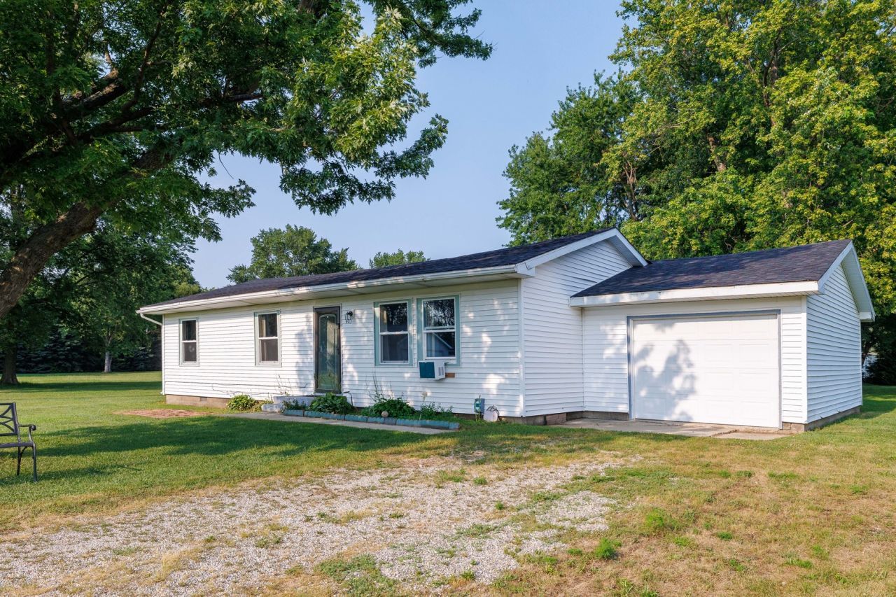 403 N 1st Street , Sheldon, IL 60966