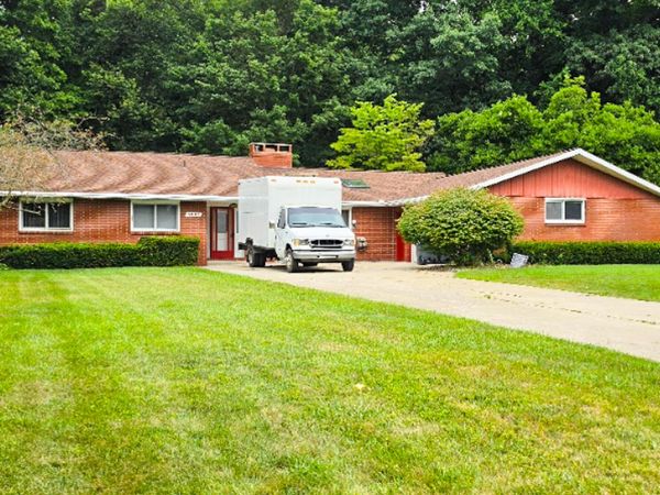 4334 Laurel Drive, St. Joseph, MI 49085
