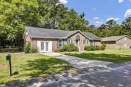 102 Mary Ann Drive photo 4