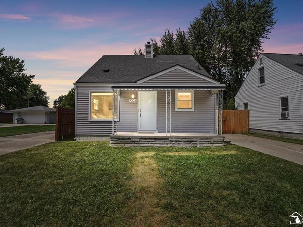 9326 Lincoln Street, Taylor, MI 48180