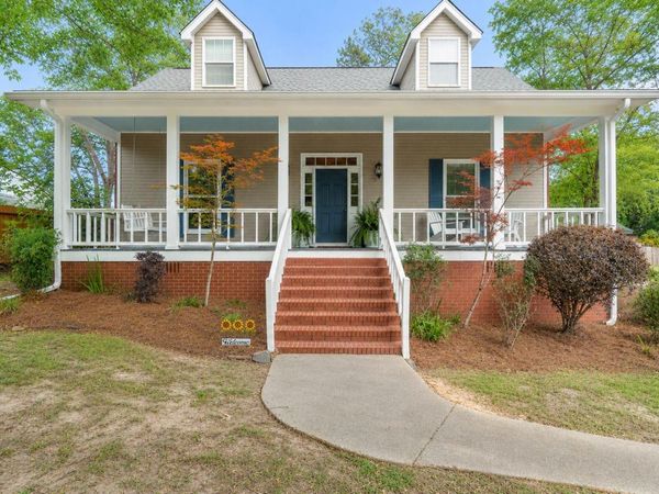 207 Kensington Dr., Hattiesburg, MS 39402