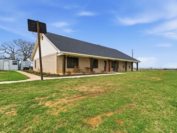 301 Rhoades Lane , Springtown, TX 76082