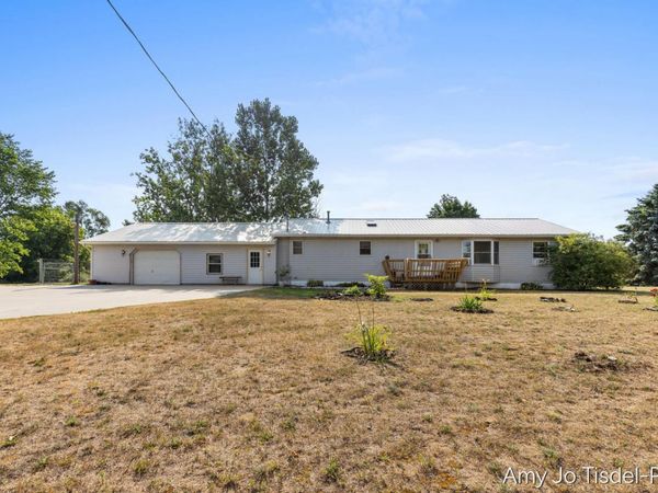 6643 S Wood Road, Sheridan, MI 48884