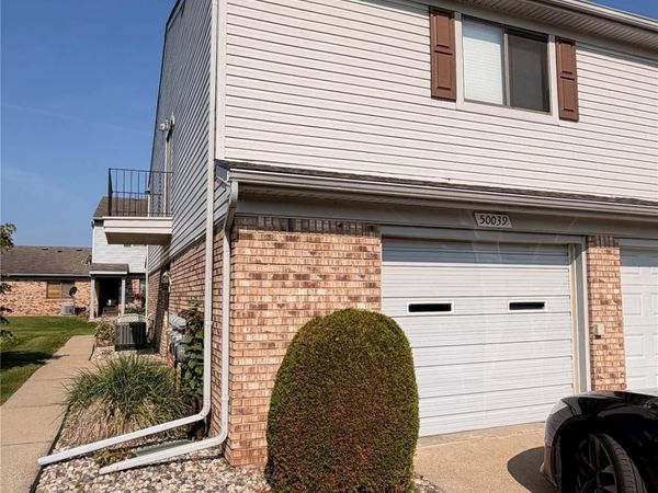 50039 S Horst Court, Chesterfield Township, Mi 48047