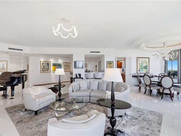 13675 Vanderbilt DR, Unit 810, NAPLES, FL 34110