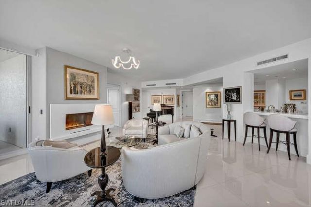 13675 Vanderbilt Dr, Unit 810, Naples, FL 34110 Photo