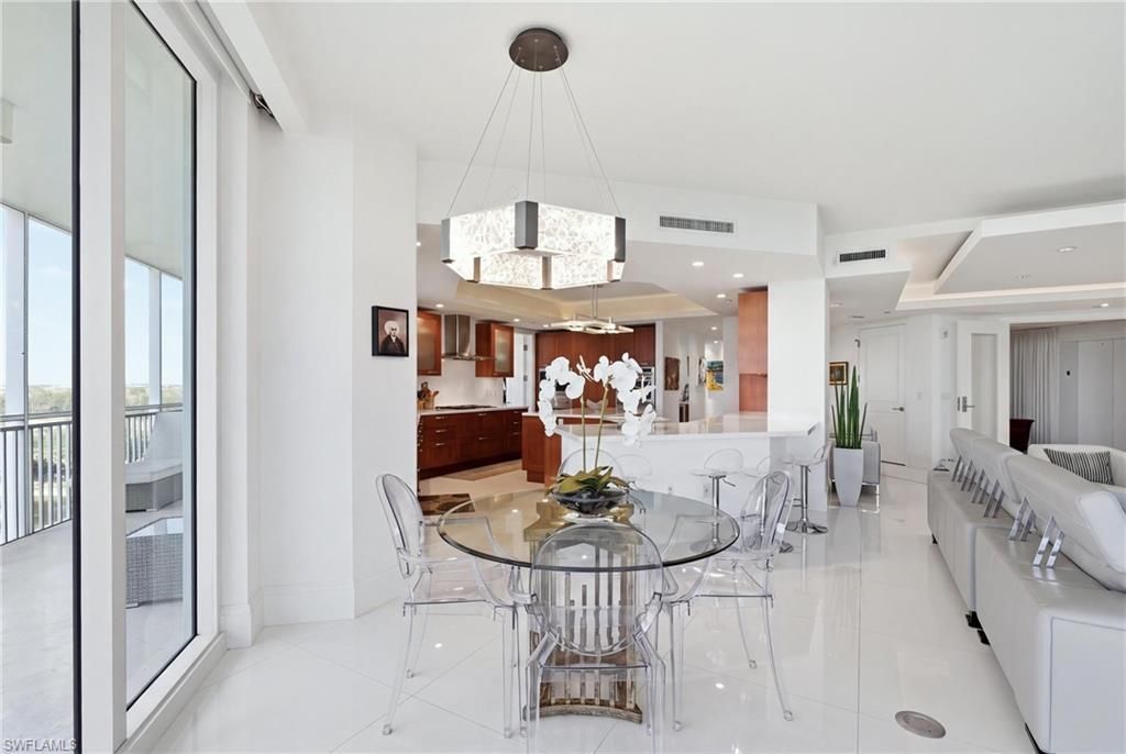 13675 Vanderbilt Dr, Unit 810, Naples, FL 34110 Photo