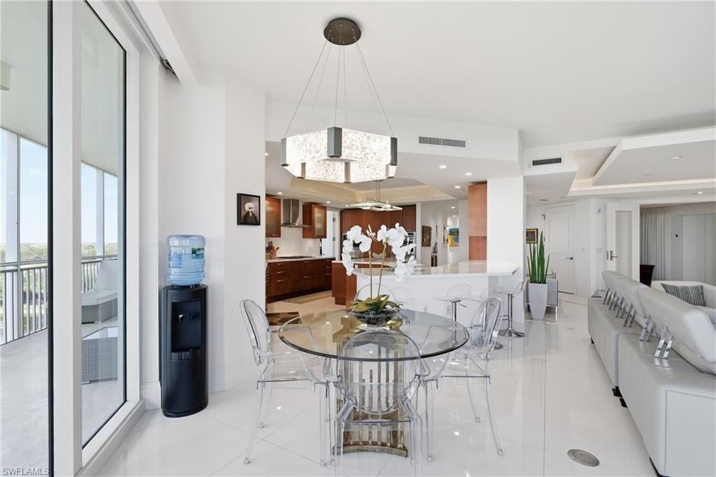 13675 Vanderbilt Dr, Unit 810, Naples, FL 34110 Photo