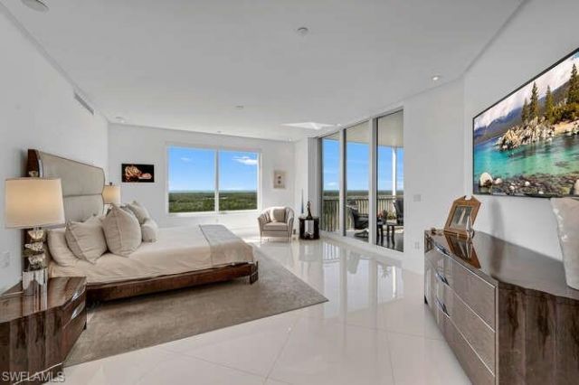 13675 Vanderbilt Dr, Unit 810, Naples, FL 34110 Photo