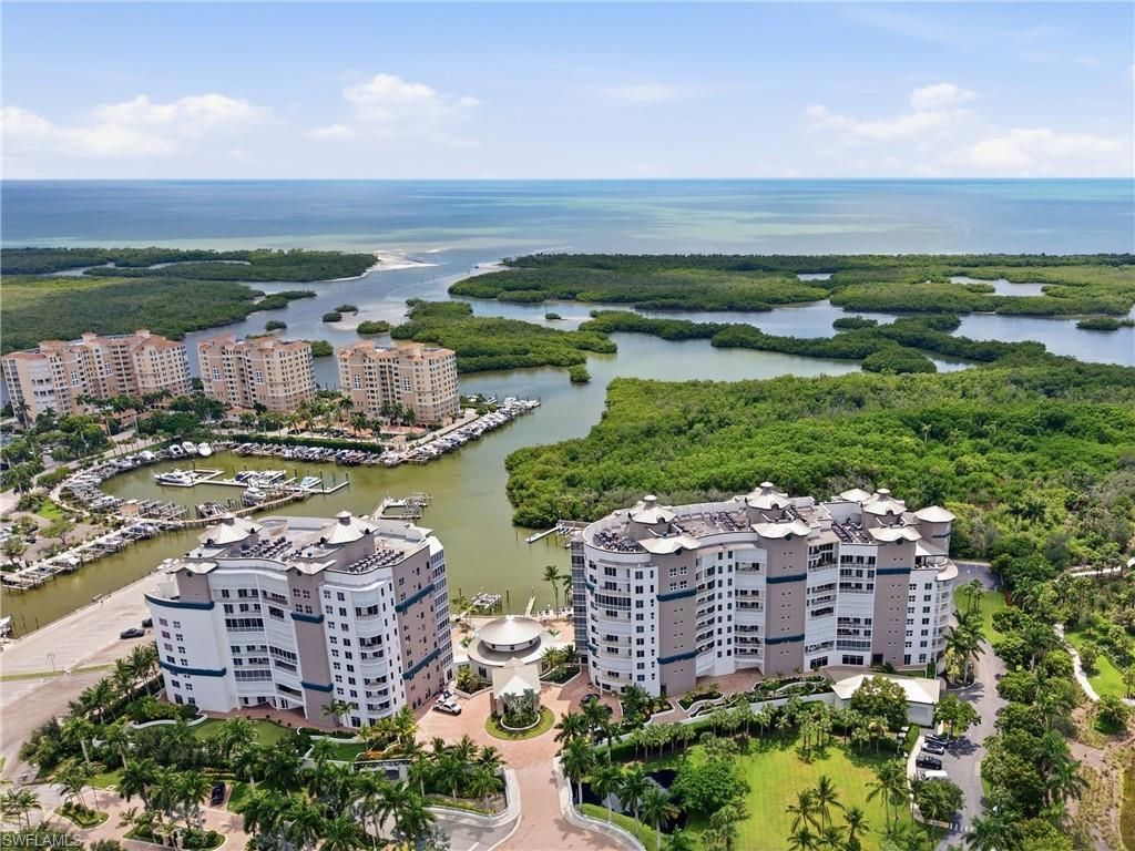 13675 Vanderbilt Dr, Unit 810, Naples, FL 34110 Photo