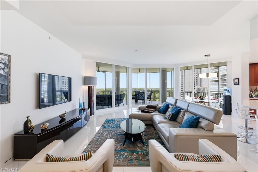 13675 Vanderbilt Dr, Unit 810, Naples, FL 34110 Photo