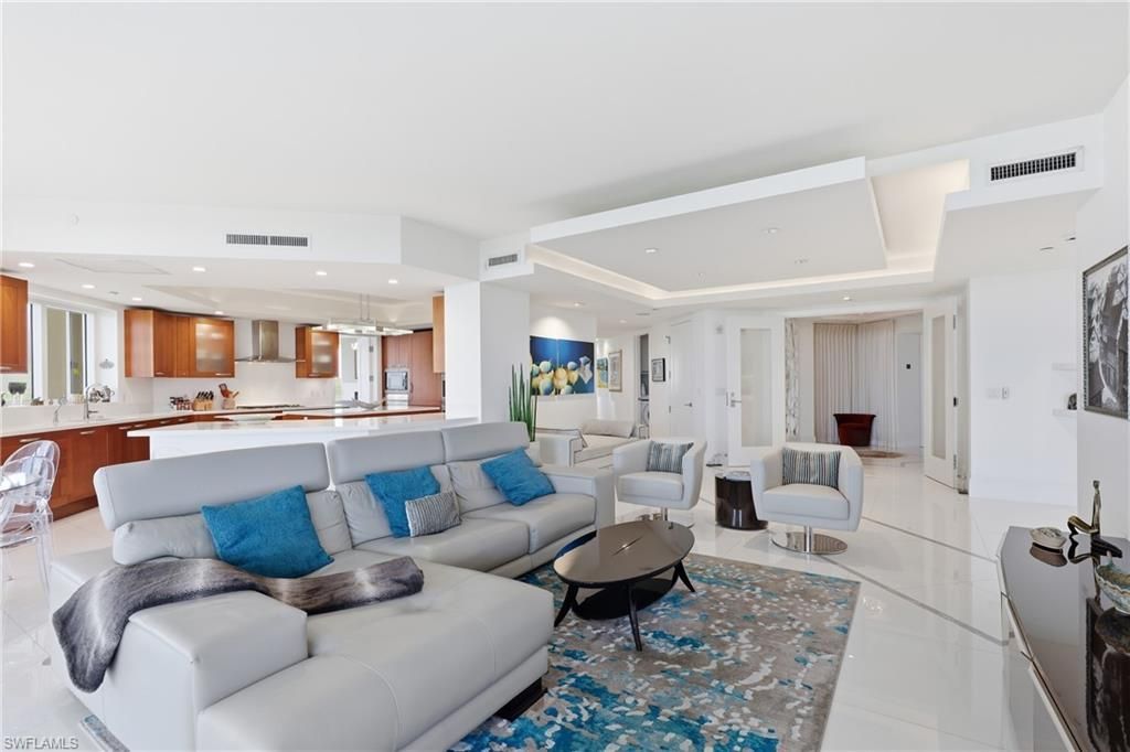 13675 Vanderbilt Dr , Unit 810, Naples, FL 34110 Photo