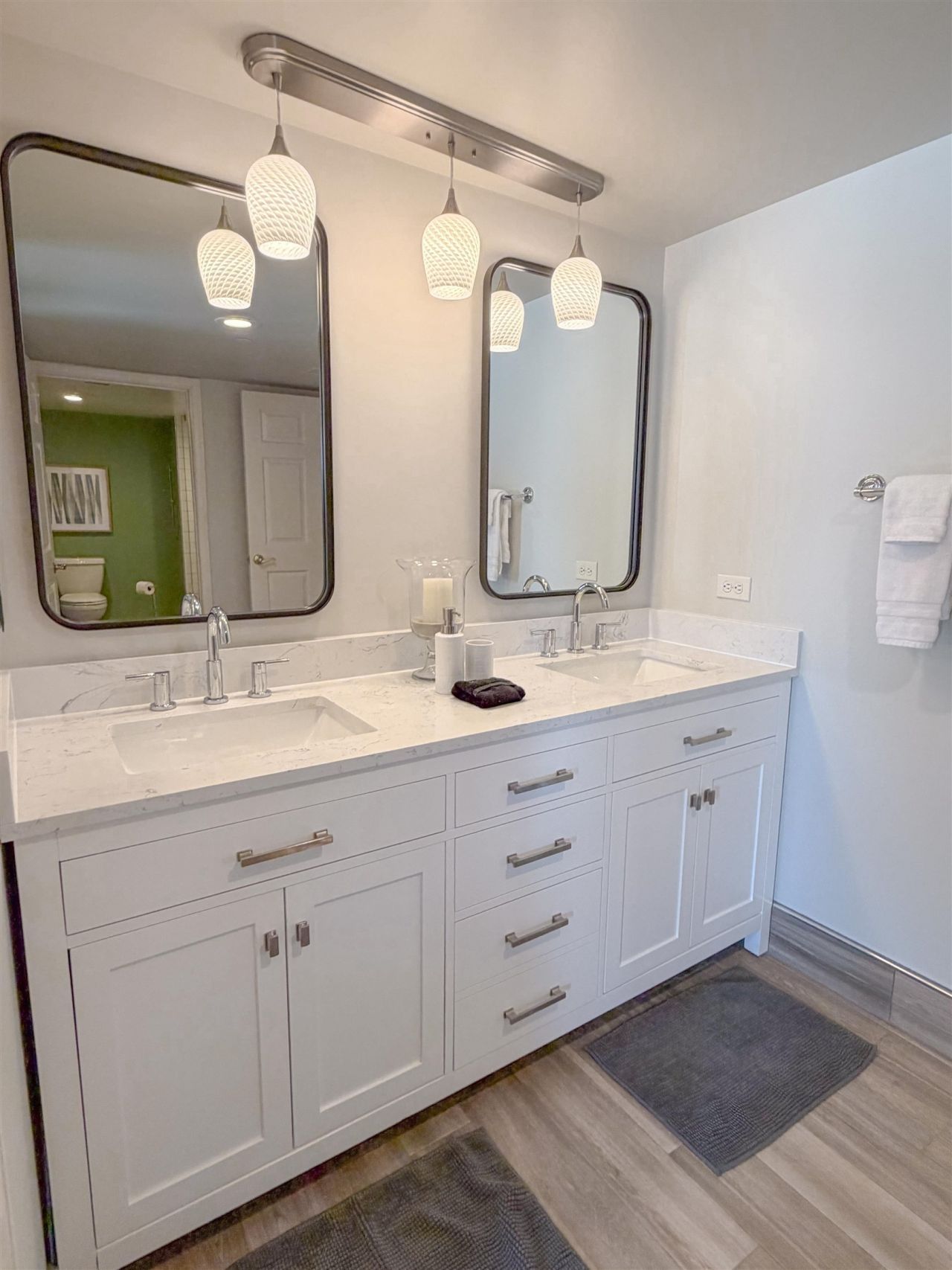 8560 Queensway Blvd.  Photo 37