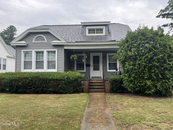 825 Dean Street, Schenectady, NY 12309