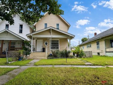 1927 J Street, Lincoln, NE 68510