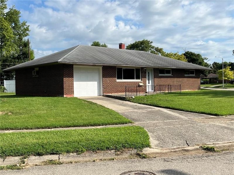 5669 Traymore Drive, Huber Heights, OH 45424 Photo 1