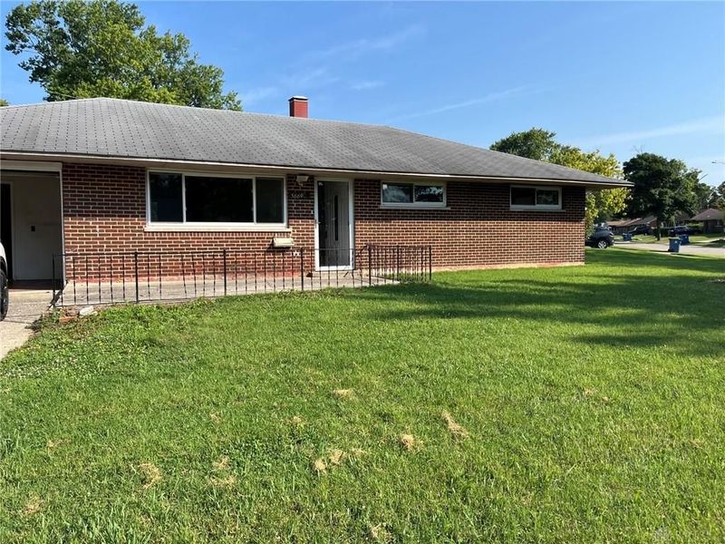 5669 Traymore Drive, Huber Heights, OH 45424 Photo 2