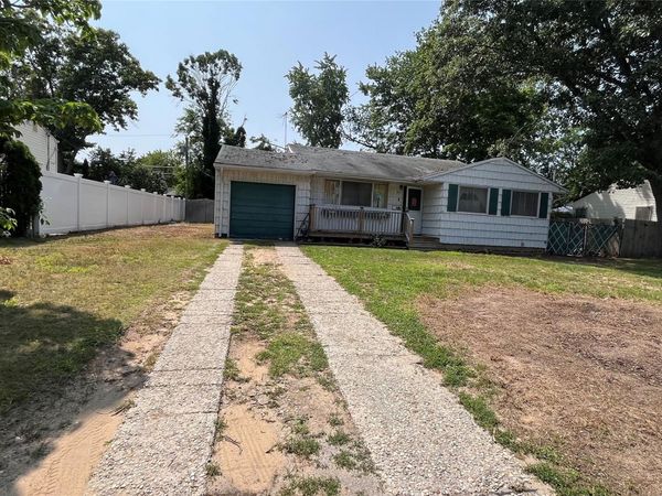 47 Hunter Lane, Centereach, NY 11720