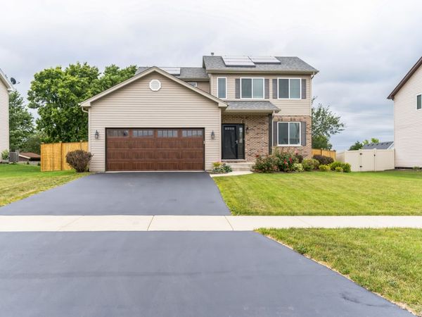 615 Camellia Avenue , Aurora, IL 60505