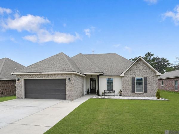 23165 Berry View Dr, Denham Springs, LA 70726