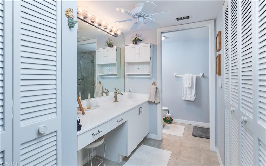 5825 Trailwinds Dr, Unit 425, Fort Myers, FL 33907 Photo