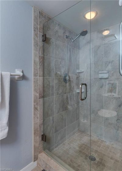 5825 Trailwinds Dr, Unit 425, Fort Myers, FL 33907 Photo