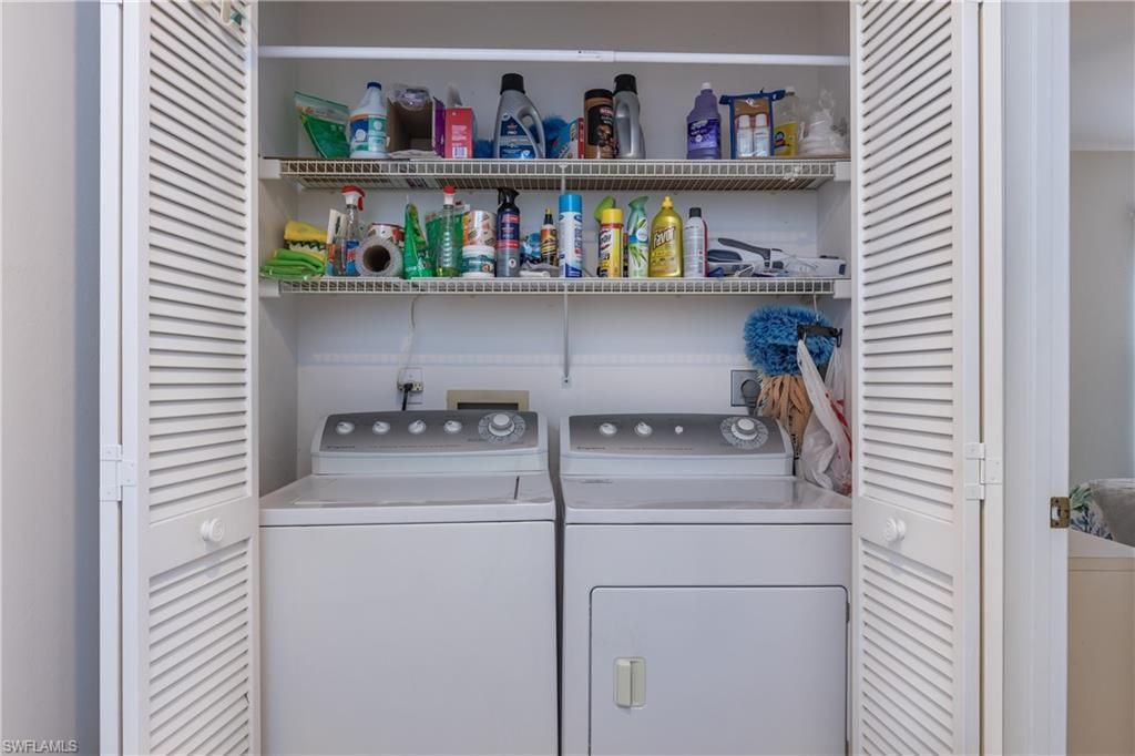 5825 Trailwinds Dr, Unit 425, Fort Myers, FL 33907 Photo