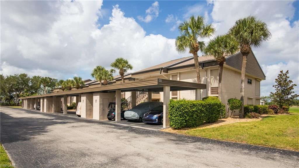 5825 Trailwinds Dr, Unit 425, Fort Myers, FL 33907 Photo