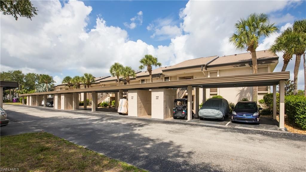 5825 Trailwinds Dr, Unit 425, Fort Myers, FL 33907 Photo