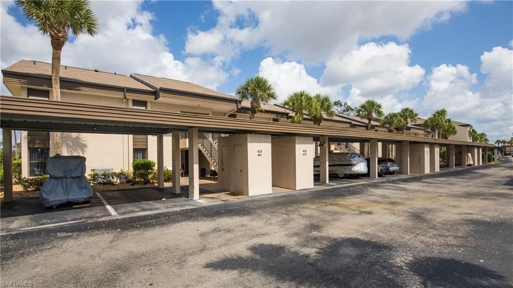5825 Trailwinds Dr, Unit 425, Fort Myers, FL 33907 Photo