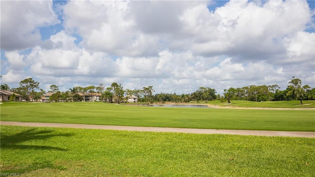 5825 Trailwinds Dr, Unit 425, Fort Myers, FL 33907 Photo