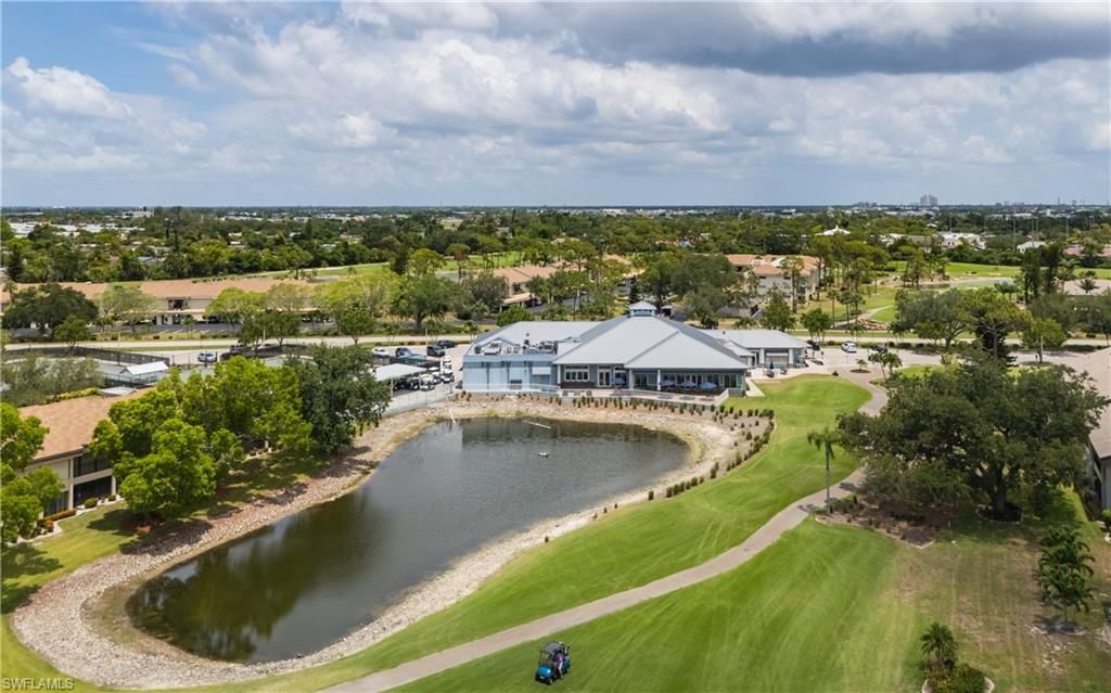 5825 Trailwinds Dr, Unit 425, Fort Myers, FL 33907 Photo