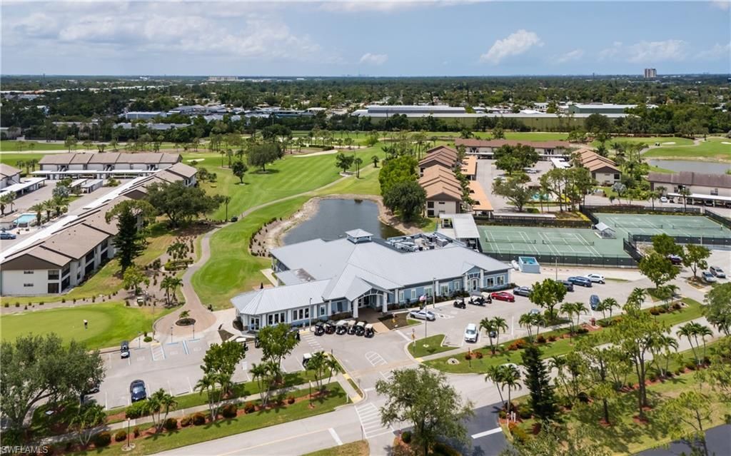 5825 Trailwinds Dr, Unit 425, Fort Myers, FL 33907 Photo