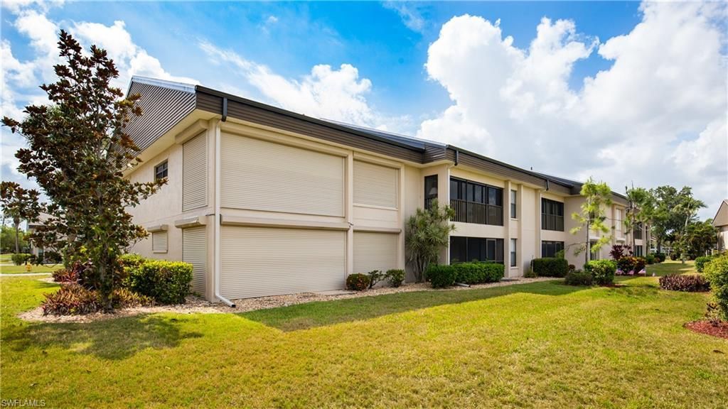 5825 Trailwinds Dr, Unit 425, Fort Myers, FL 33907 Photo