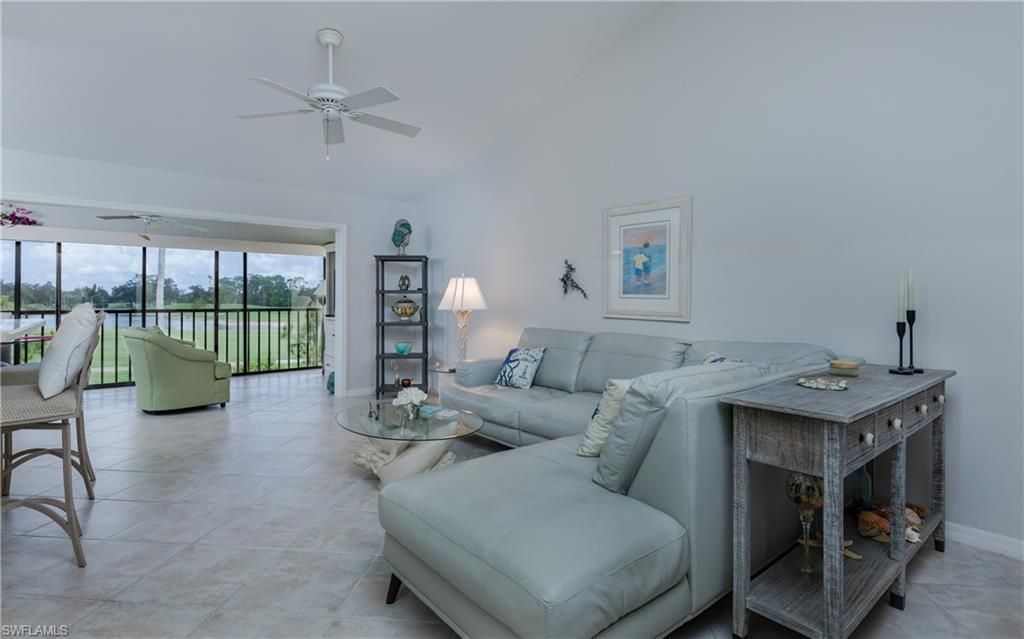 5825 Trailwinds Dr, Unit 425, Fort Myers, FL 33907 Photo