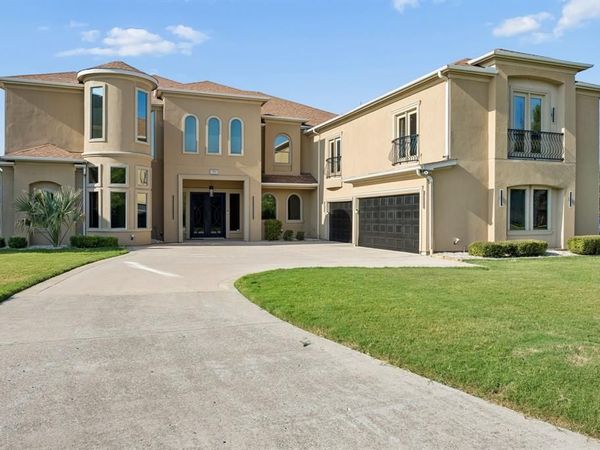 1032 Bentwater Parkway, Grand Prairie, TX 75104