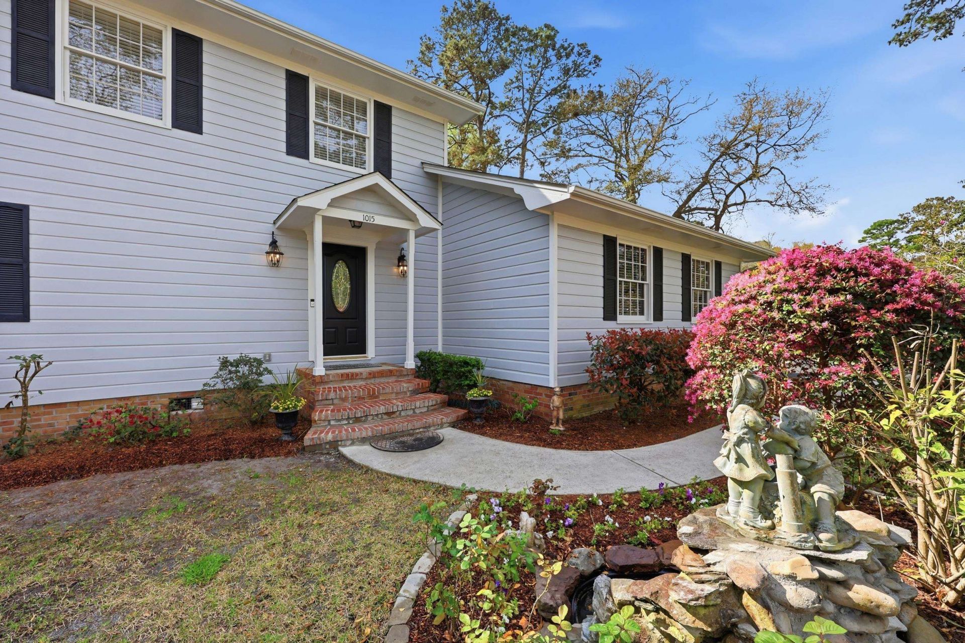 1015 Old Bridge Rd.  Photo 13