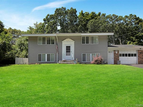 12 Deer Lane , East Setauket, NY 11733