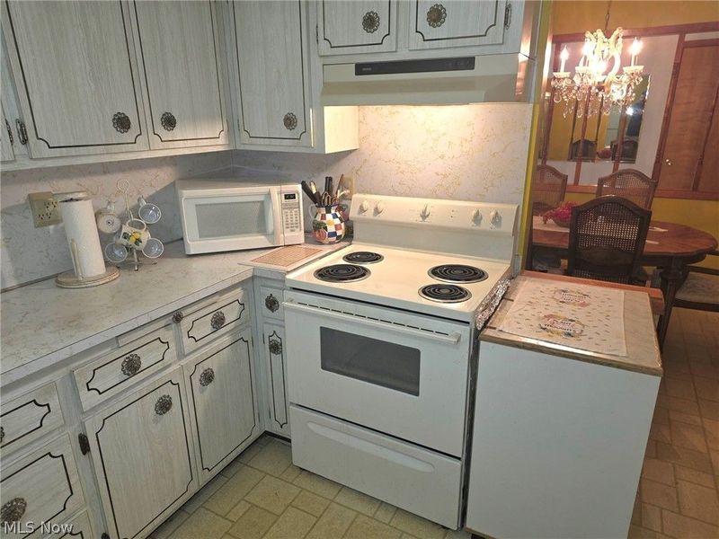 7415 Avon Lane, Chesterland, OH 44026 Photo 5