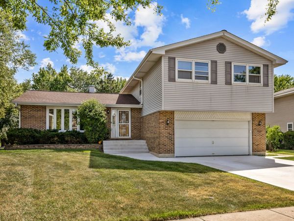 1727 Roosa Lane , Elk Grove Village, IL 60007