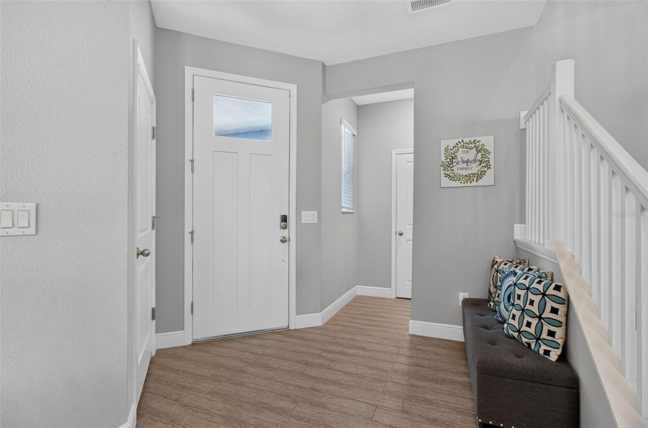 8114 Artisan Circle, Seminole, FL 33777 Photo