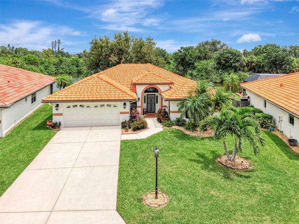 1934 COVE POINTE DRIVE , VENICE, FL 34293