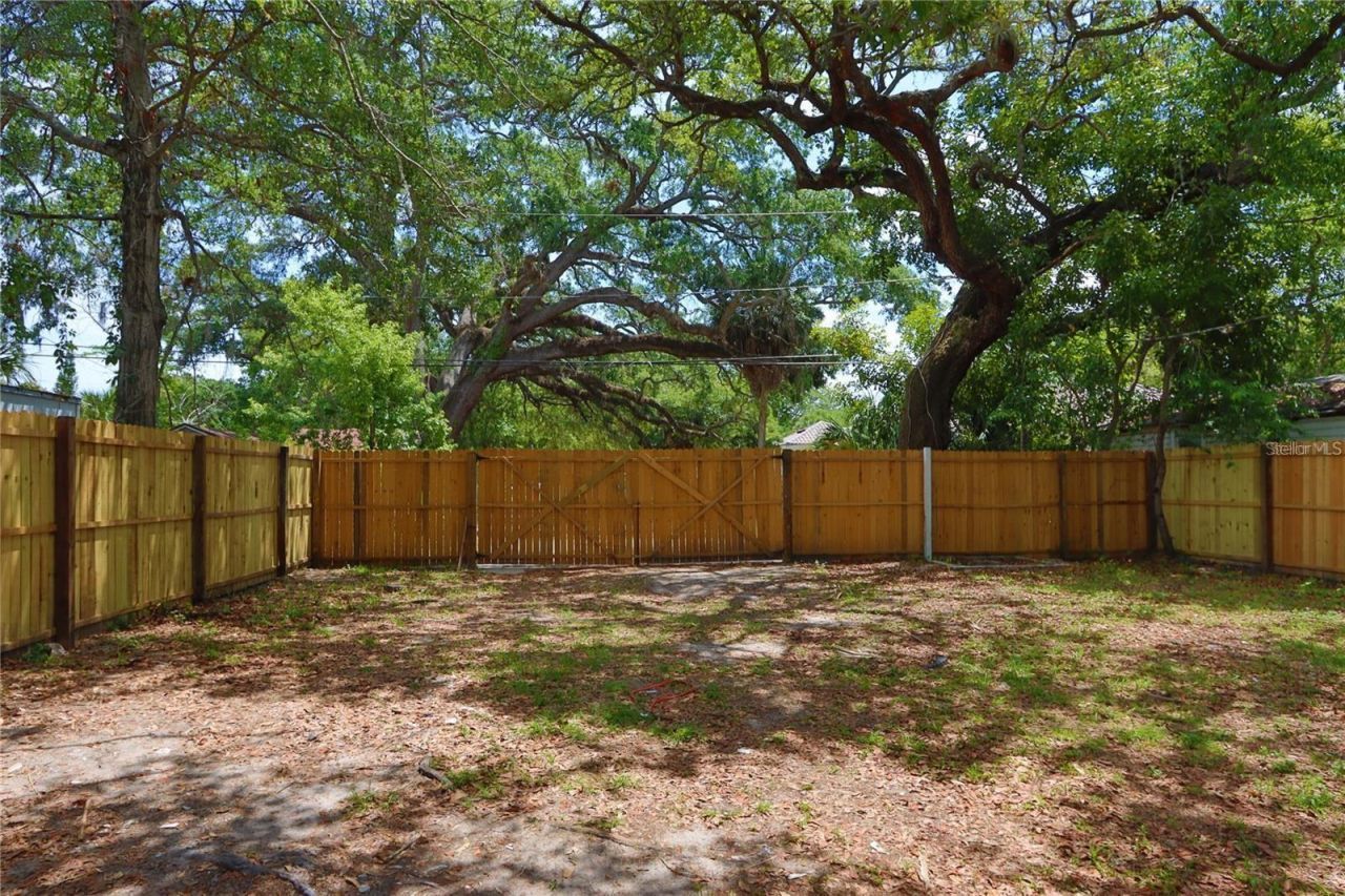 1532 13th Street S, Saint Petersburg, FL 33705 Photo
